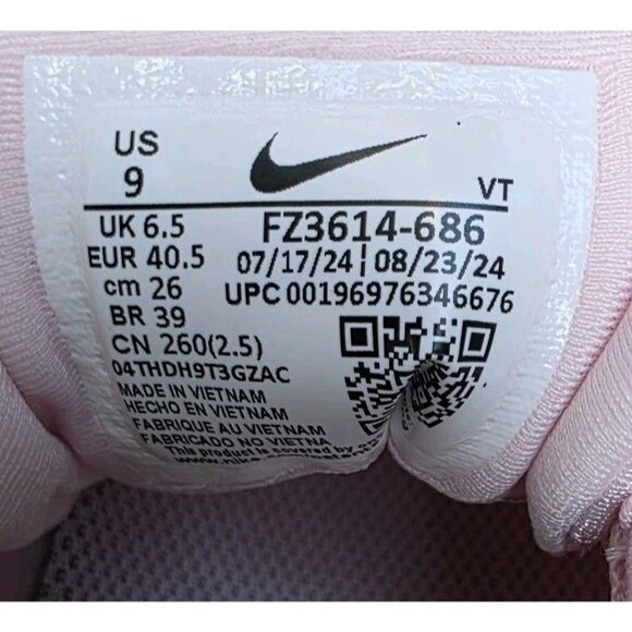 New Women's Size 9 Nike Air Vapormax Plus Running Shoes  Pink Foam FZ3614-686 - Picture 4 of 16